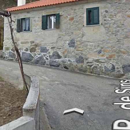 Casa Dos Carvalhinhos 别墅 *
