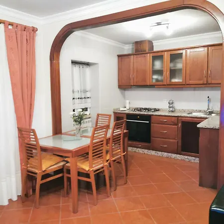 Casa Dos Carvalhinhos 别墅 *